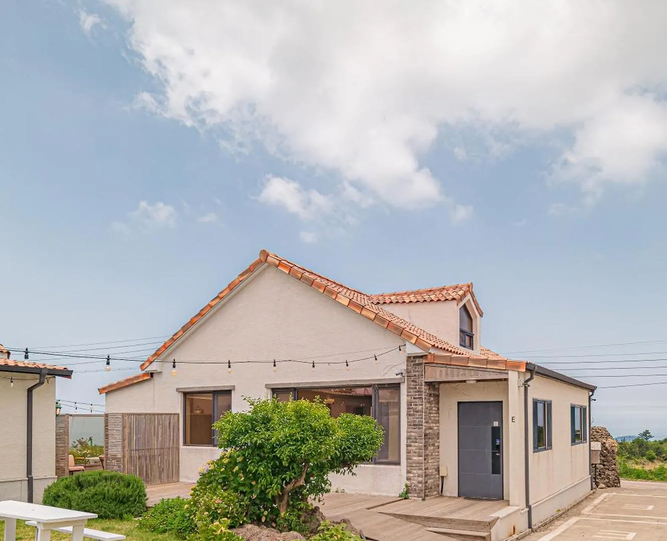 ג'גו Le Village Aewol E
